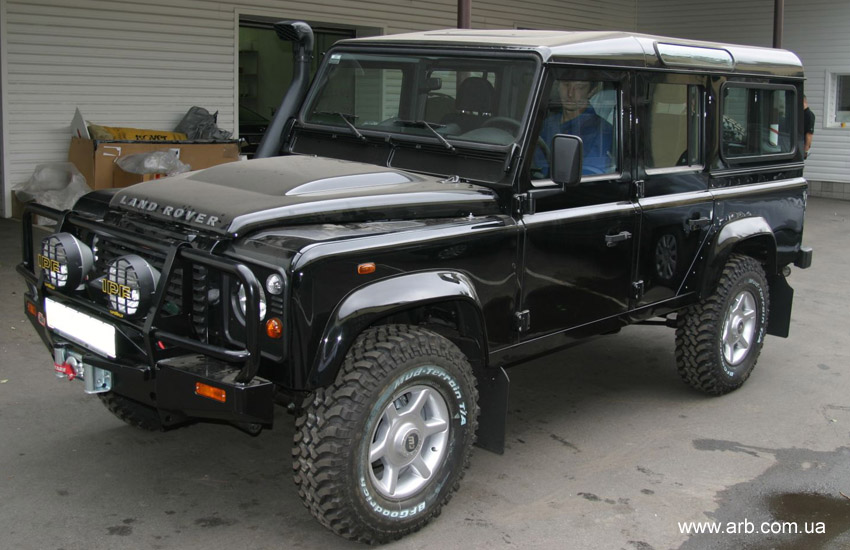 Land Rover Defender 100