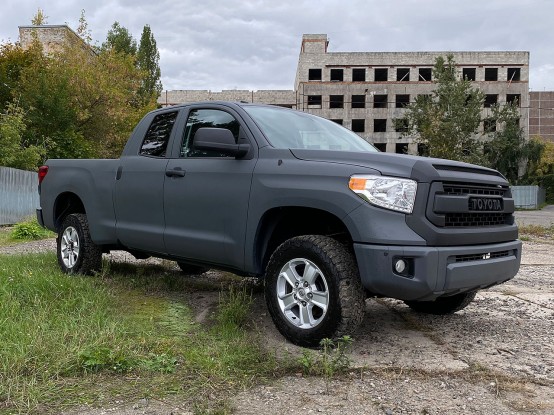 Toyota Tundra 5,7 2016 32000$