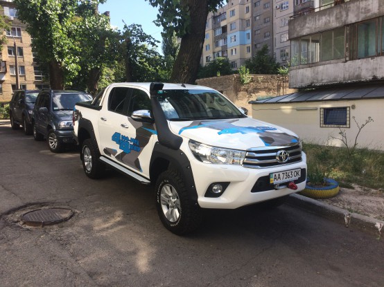 TOYOTA HILUX 2015+ (06-2017)