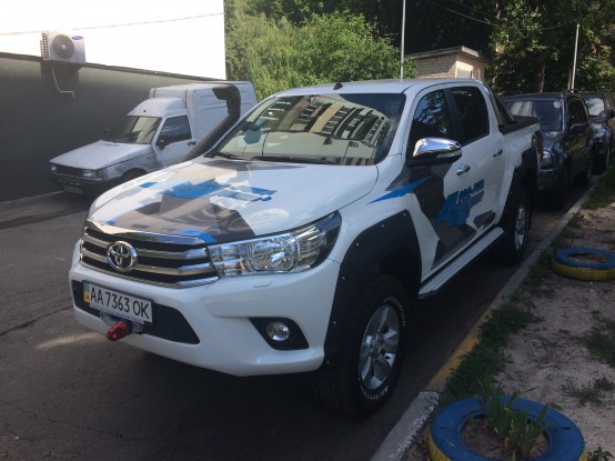 TOYOTA HILUX 2015+ (06-2017)