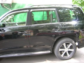 Toyota Land Cruiser 200 в спойлерном комплекте