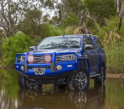 Новинка! Защитный передний бампер ARB Summit для Toyota Hilux 2015+